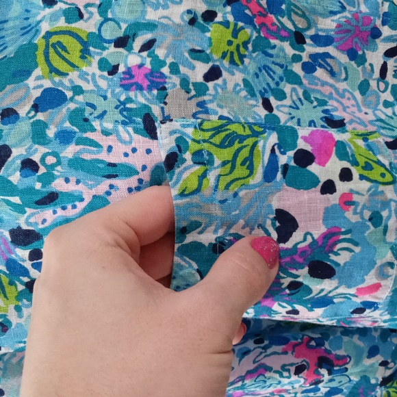 🆕 🌊HTF Lilly Pulitzer🌊 - Sea View Button Down - Picture 9 of 16